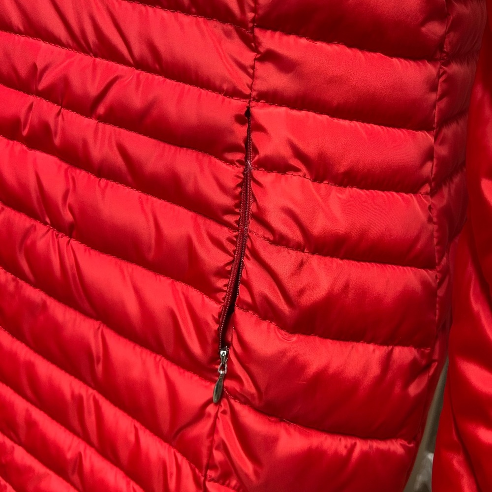 Red Hooded Puffer Coat - Picture 4 of 6